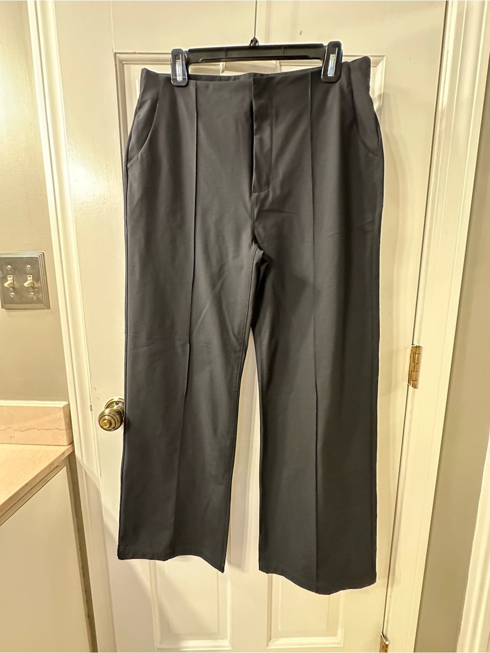 Womens Vuori Meta Wideleg Pant size L short